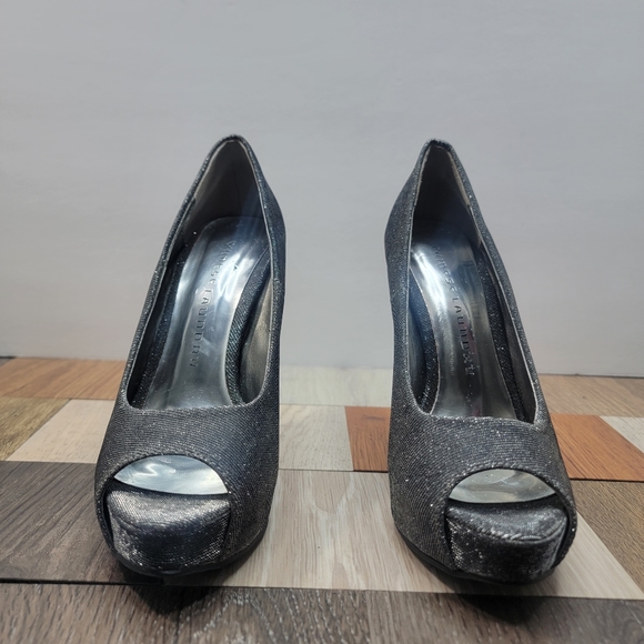 Women's 5.5 Silver Peep Toe Pumps - Picture 2 of 5